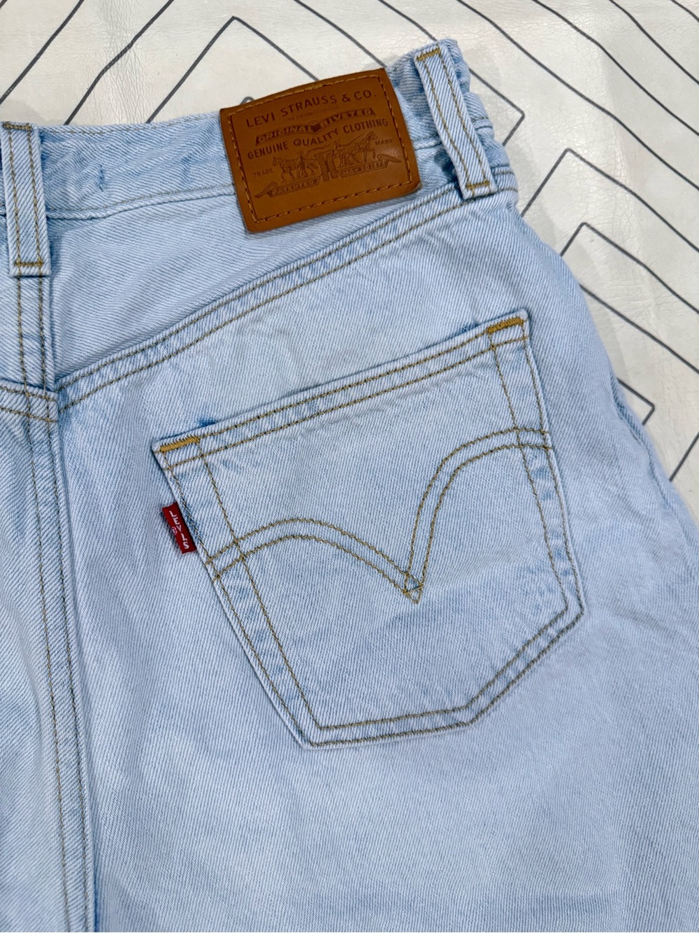 Levi's Denim Ribcage Shorts - Picture 8 of 9